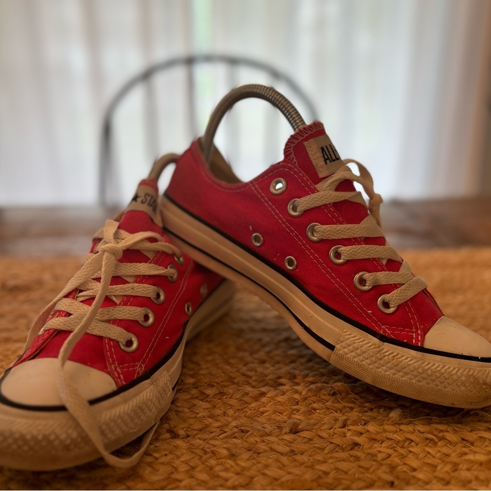 Converse Unisex bright pink Chuck Taylor‎ mens 5 women size 7